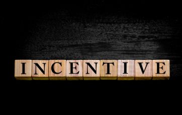 Executive pay needs a radical new structure | Financial Times